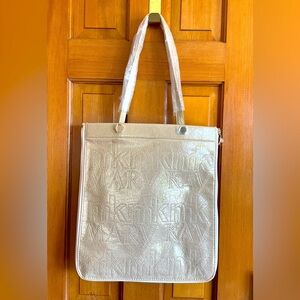 NWT Mary Kay 50th Gold Shimmer Logo zip side Expandable Tote Bag. Large